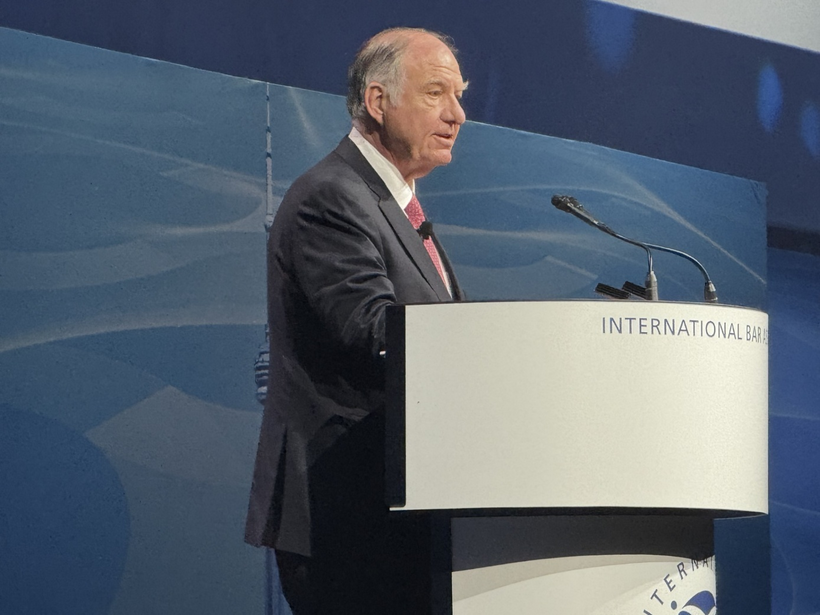 Ông Jaime Carey, Chủ tịch IBA phát biểu tại Lễ khai mạc.